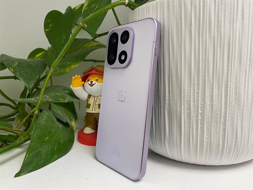 OnePlus 15.