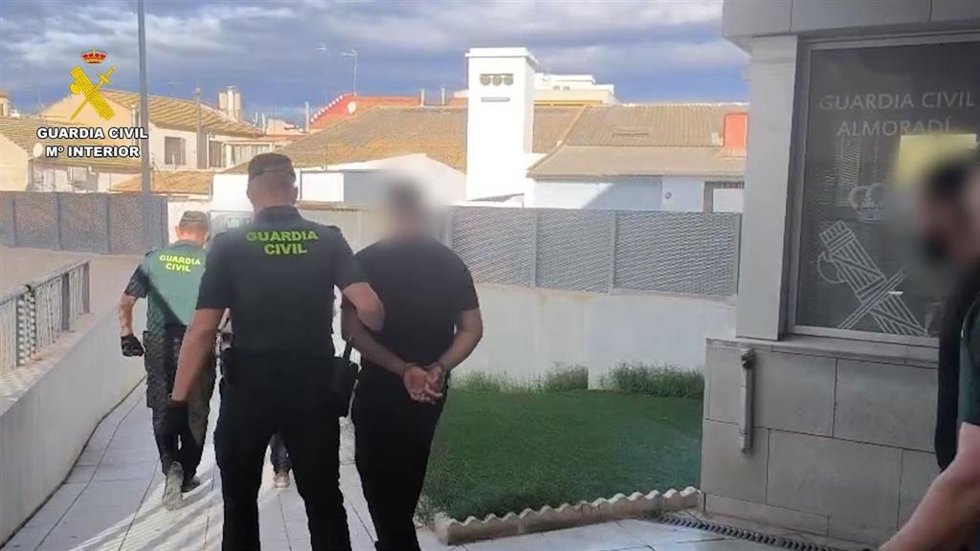 Tres detenidos acusados de secuestrar y agredir a dos hombres en un descampado de Almoradí