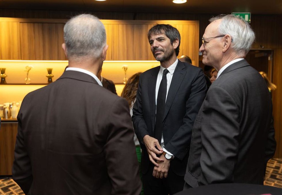 Archivo - El ministro de Cultura, Ernest Urtasun, durante un desayuno informativo de Europa Press en el NH Collection Eurobuilding, a 9 de octubre de 2025 en Madrid (España).
