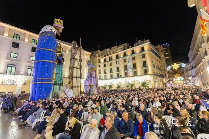 Inauguración del belén gigante de la plaza del Ayuntamiento de Alicante el domingo 23 de noviembre de 2025