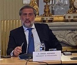 El Presidente de Confederación ModaEspaña ,  Ángel Asensio