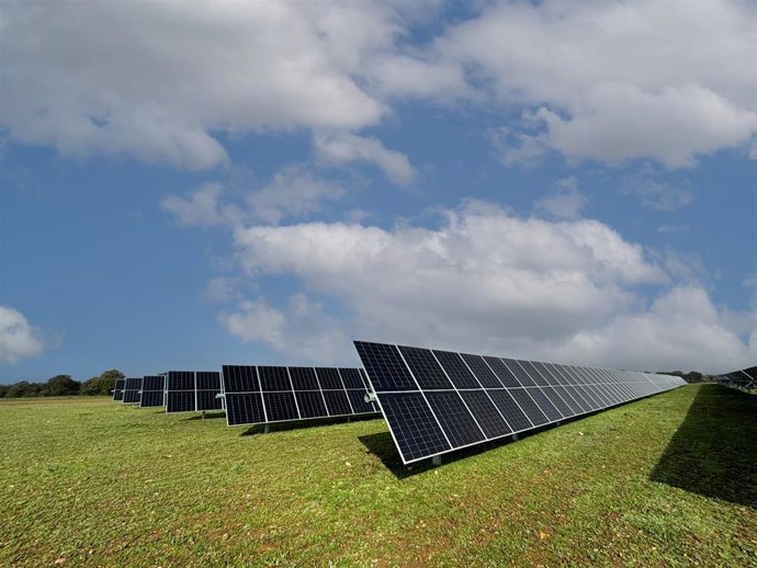 Archivo - GRS construye en Australia su proyecto híbrido más grande, con 300 MW solares y 486 MWh en almacenamiento