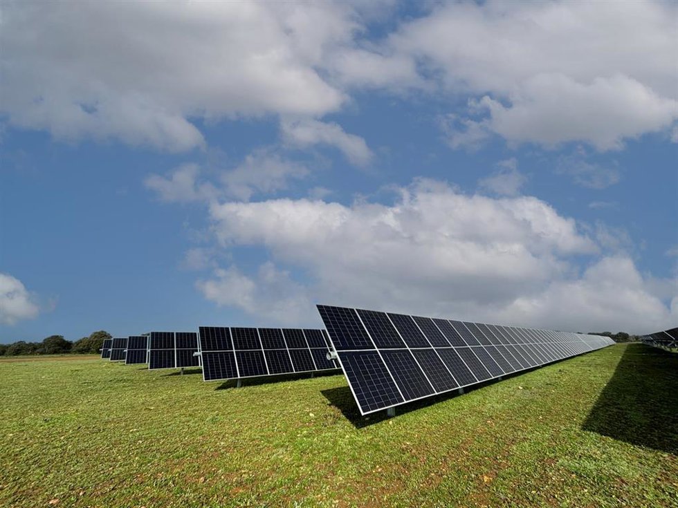 Archivo - GRS construye en Australia su proyecto híbrido más grande, con 300 MW solares y 486 MWh en almacenamiento
