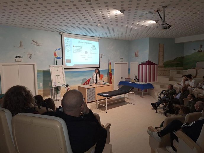 Formación a pacientes con enfermedad renal crónica y sus familiares en el Hospital de Jerez de la Frontera (Cádiz)