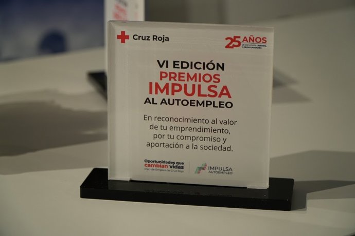 La VI edición de los Premios Impulsa al Autoempleo de Cruz Roja reconocen el café 'gourmet' o el cuidado integral