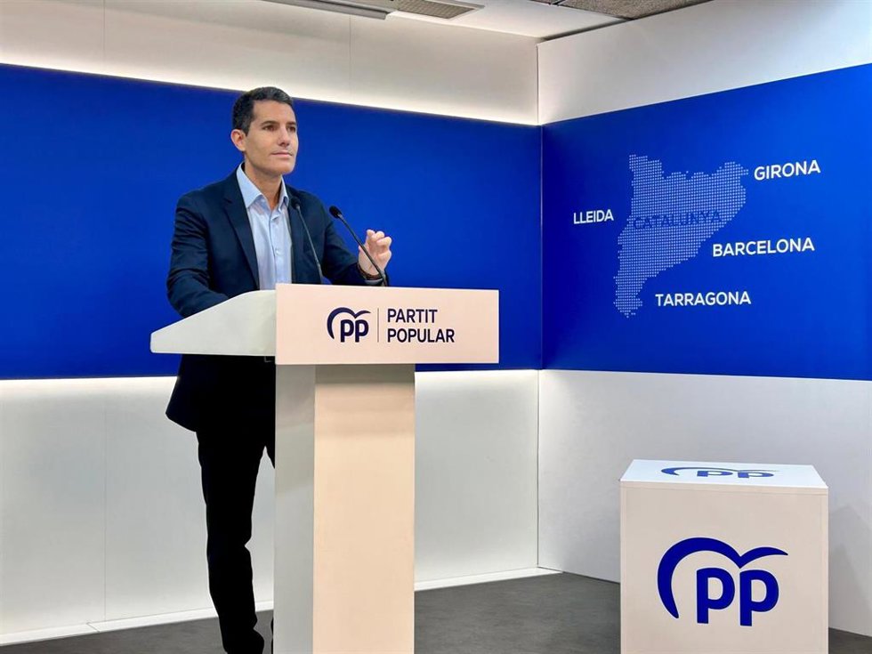 El diputado del PP en el Congreso Nacho Martín Blanco en una rueda de prensa en la sede del PP catalán en Barcelona