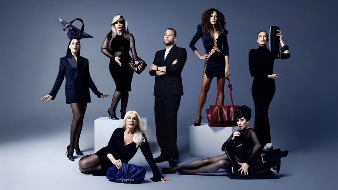 Eduardo Navarrete presenta en Vallsur su nueva colección de bolsos 'Musas'