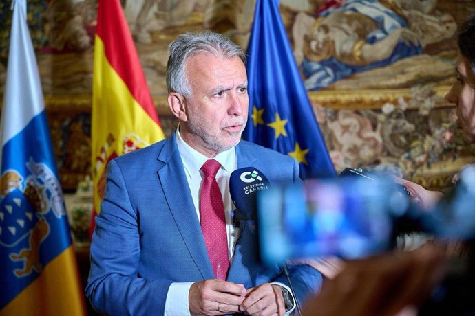 Archivo - El ministro de Política Territorial y Memoria Democrática, Ángel Víctor Torres