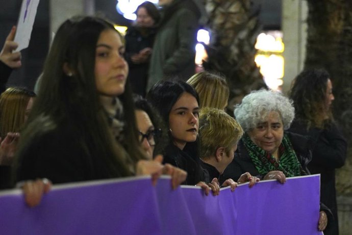 Archivo - La Plataforma 8M se concentrará contra la violencia machista