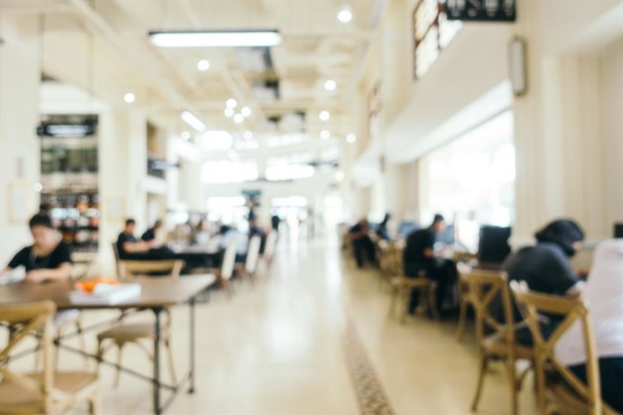 Imatge de recurs d'uns alumnes estudiant a la UB