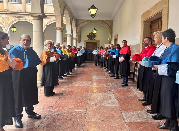 Momentos previos a la celebración de la Festividad de Santa Catalina de Alejandría en la Universidad de Oviedo.