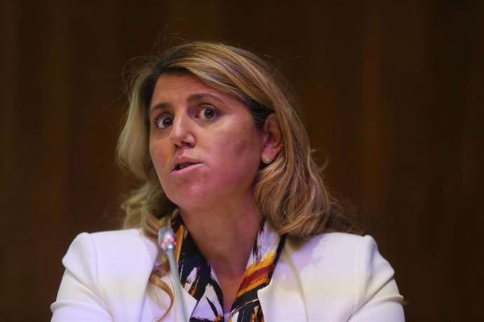 Archivo - La directora general de La Coalición, Carlota Navarrete, interviene en el acto de presentación del Observatorio de la Piratería y Hábitos de Consumo en Contenidos Digitales 2020, en el Museo Arqueológico Nacional, a 25 de octubre de 2021, en Mad