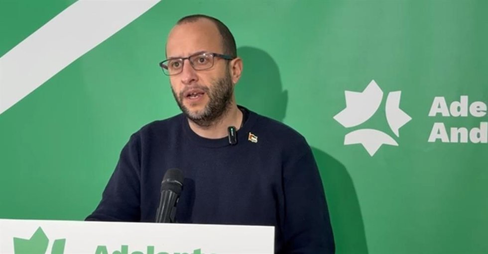 Archivo - El responsable de Organización de Adelante Andalucía, Néstor Salvador, en rueda de prensa. (Foto de archivo).