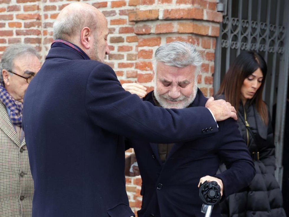 Joaquín Torres durante el entierro de su padre, Juan Torres Piñón