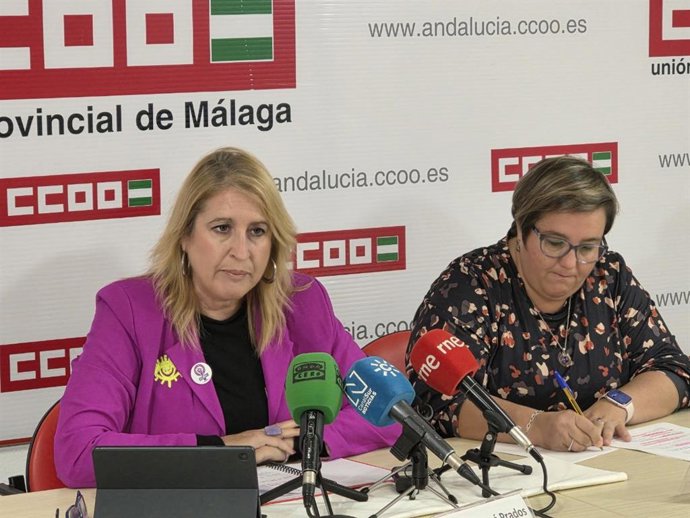 La secretaria de la mujer de CCOO Málaga, María José Prados, y la secretaria de organización del sindicato, Patricia Laguna, han presentado este lunes el informe sobre violencia de género en Málaga.