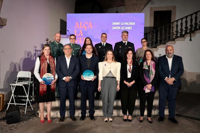 Baleares rinde homenaje a servicios y entidades que atienden a las víctimas de violencia machista.