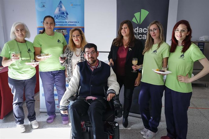 Presentación con la Fundación Unicaja y Aspace Granada de un modelo pionero de alimentación y comunicación para personas con parálisis