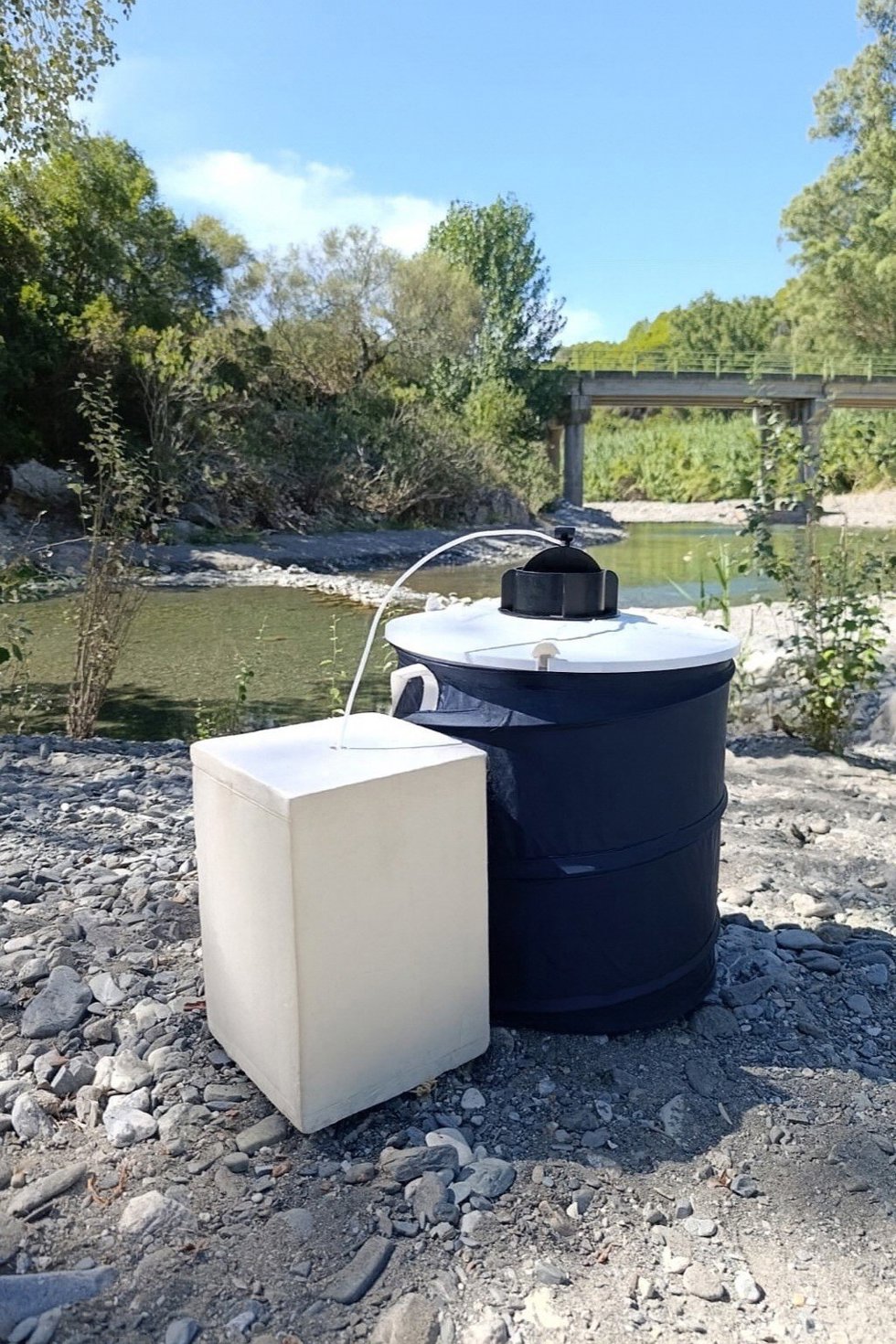 Trampa para el control del mosquito transmisor del Virus del Nilo Occidental (VNO)  de la Diputación de Sevilla