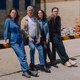 El dramaturgo Gabriel Calderón regresa con la comedia 'Ai! La misèria ens farà feliços' en Temporada Alta y Teatre Lliure