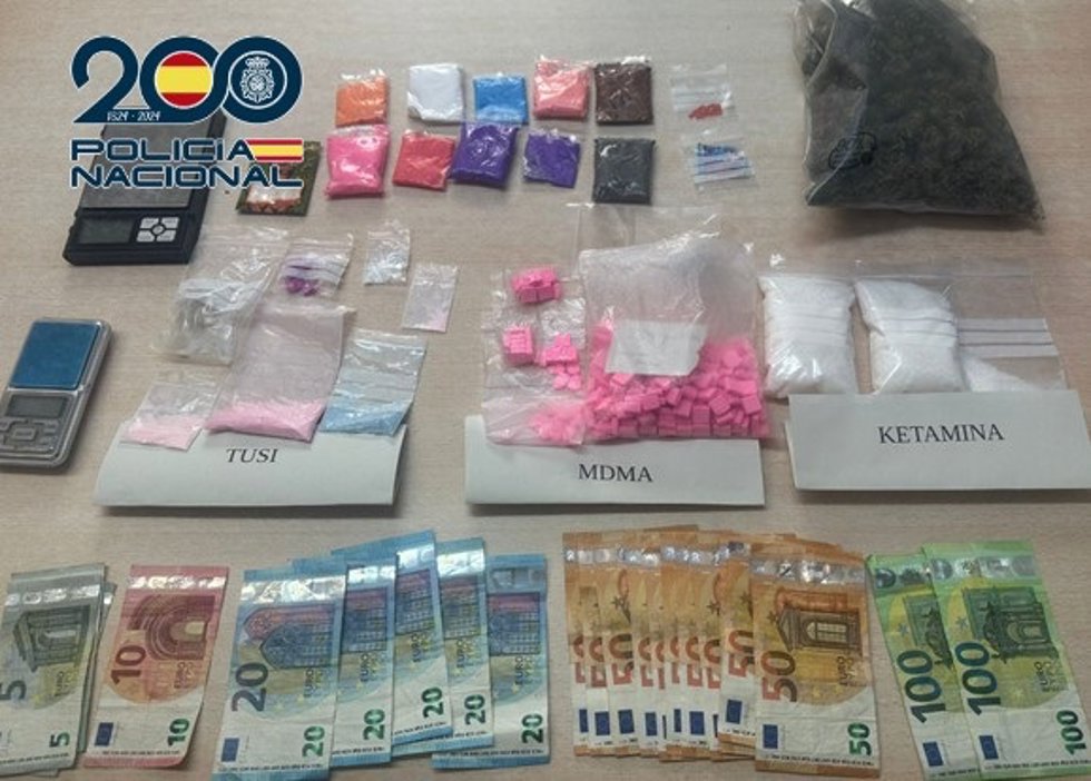 Desarticulan un narcopiso en Patraix con jóvenes vendiendo drogas de diseño y marihuana