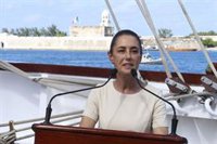 Sheinbaum recibe en Veracruz al buque escuela mexicano que chocó contra el puente de Brooklyn en mayo
