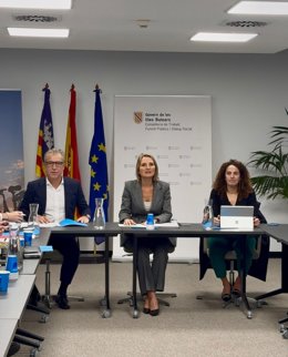 Continúan las reuniones del Pacto por la Sostenibilidad, centradas en movilidad, monitorización de playas y energía
