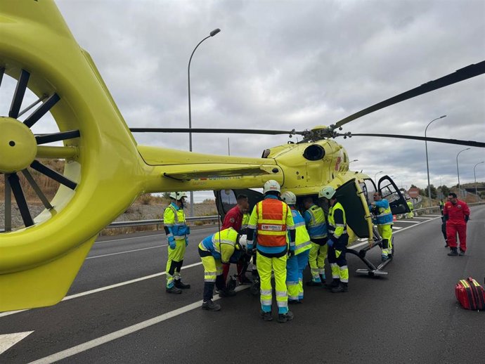 Archivo - Imagen de archivo de un helicóptero del Summa 112 Comunidad de Madrid