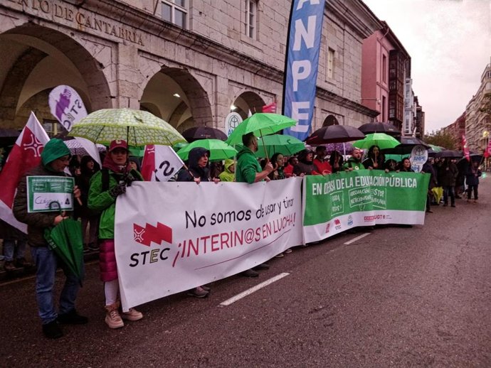 La Junta de Personal Docente recogerá firmas este miércoles contra el sistema de oposiciones propuesto por el Gobierno