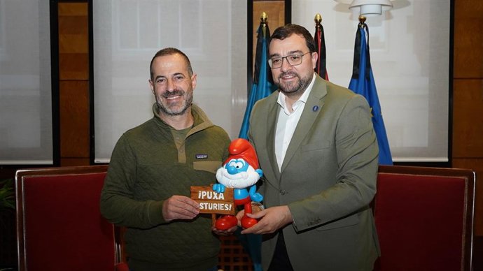 El alcalde de Siero, Ángel García, y el presidente del Principado, Adrián Barbón, este lunes en Presidencia.