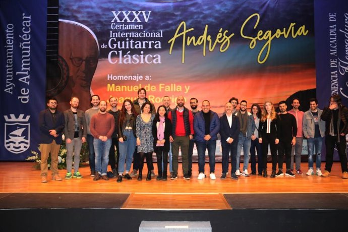 Archivo - Imagen de archivo de una final del certamen de guitarra clásica Andrés Segovia de La Herradura, en Almuñécar, en la costa de Granada