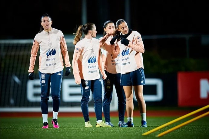 Las jugadoras de la selección durante el entrenamiento en la Ciudad del Fútbol de Las Rozas