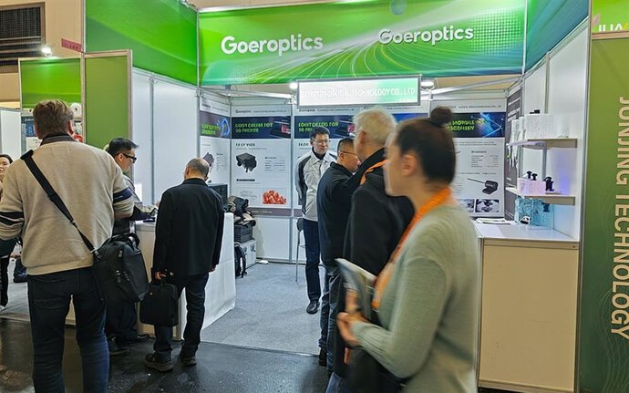 At the Goeroptics booth during Formnext 2025.