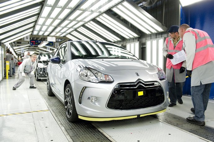 Archivo - Producción del Citroën DS3 Cabrio en Francia