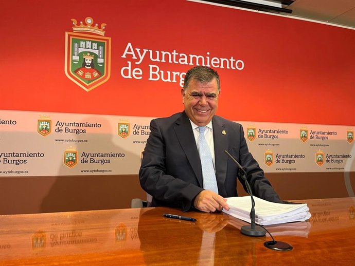 El concejal Juan Manuel Manso durante la rueda de prensa.