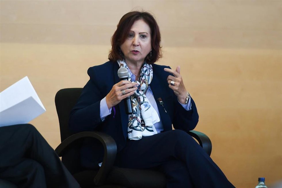 Archivo - La fiscal de la sala de violencia contra la mujer Teresa Peramato interviene durante una mesa redonda en la entrega de los premios de la IV edición por el compromiso de agentes e instituciones en la lucha contra la violencia de género, en la E