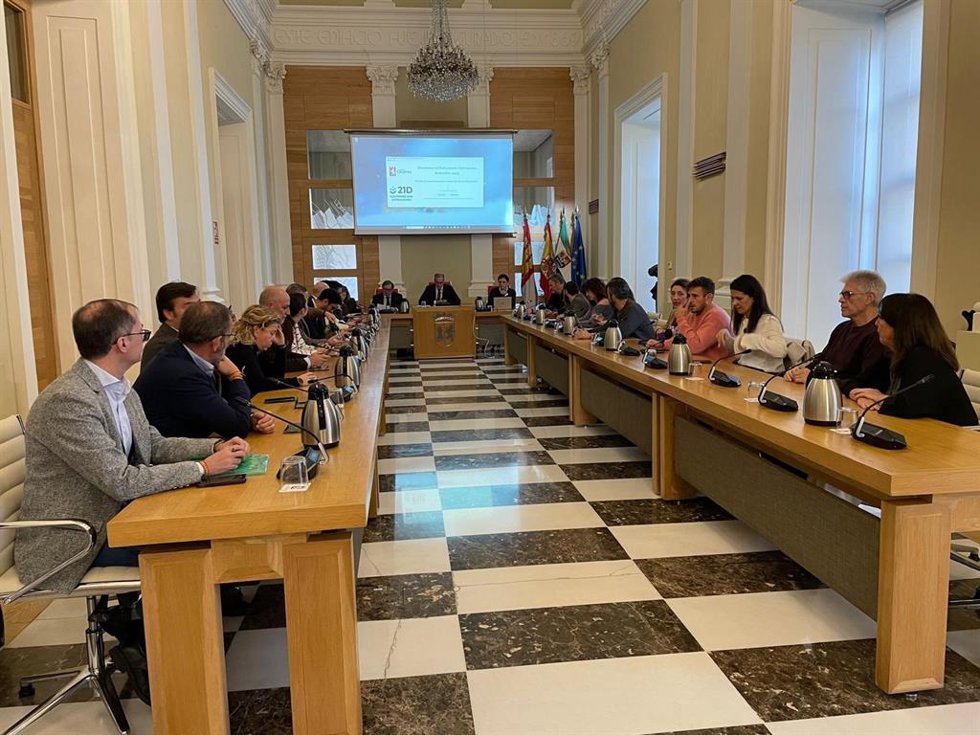 Pleno del sorteo extraordinario de Cáceres para determinar los miembros de mesas electorales para el 21D