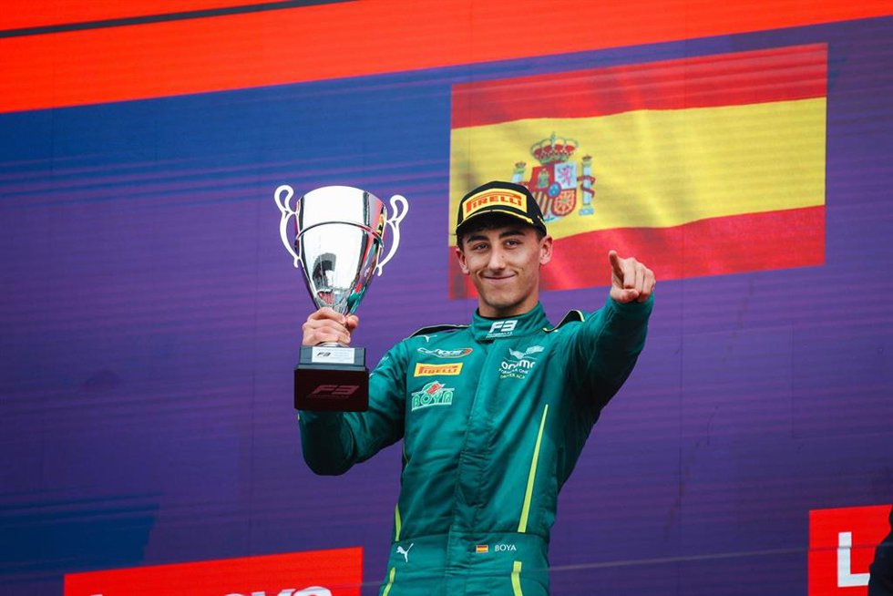 Archivo - El piloto español Mari Boya (Campos Racing), en el podio de F3 en el Gran Premio de Hungría 2025.