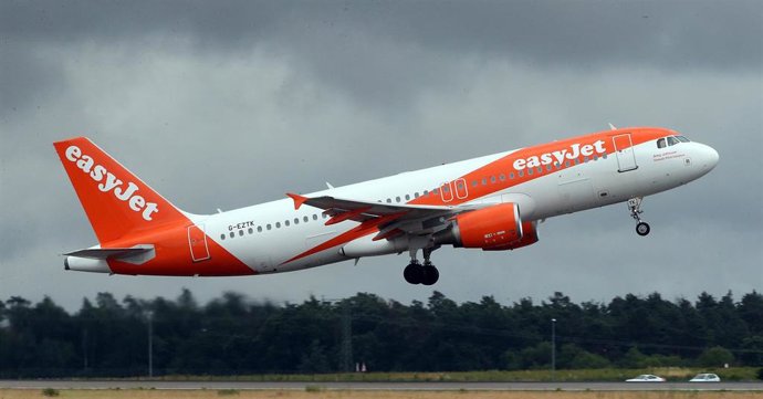 Archivo - Avión de easyJet.