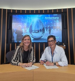 La presidenta de Produlce, Olga Martínez, y la directora de Alimentaria, Anna Canal.