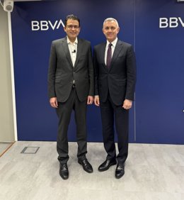 El economista jefe para España de BBVA Research, Miguel Cardoso, y el director territorial de BBVA en Catalunya, José Ballester.