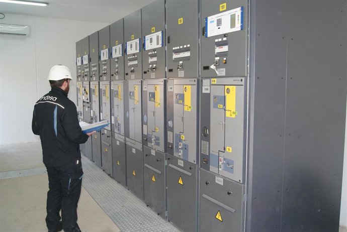 Archivo - Endesa destina 50.000 euros a la mejora y automatización de la red en la ciudad de Teruel