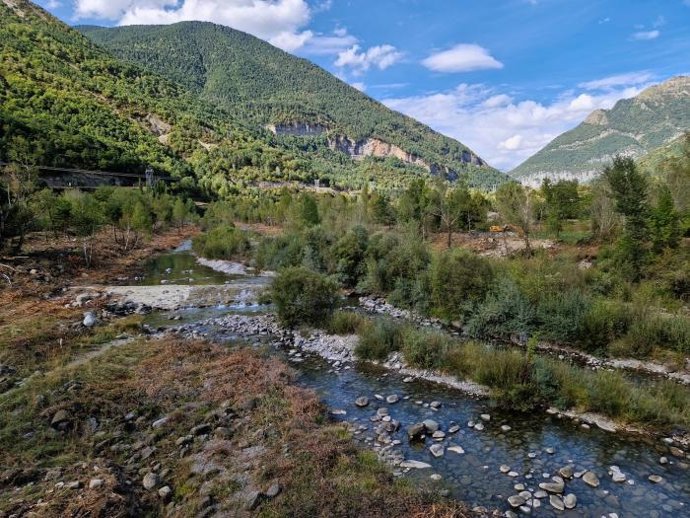 La ribera del Gállego en Biescas, tras una intervención para mitigar el riesgo de inundación.