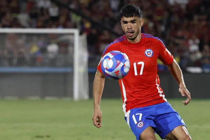 Futbol, Chile vs Venezuela. Eliminatorias al mundial 2026. El jugador de la seleccion chilena Gabriel Suazo es fotografiado durante el partido de las clasificatorias al mundial de la Fifa 2026 contra Venezuela disputado en el estadio Nacional de