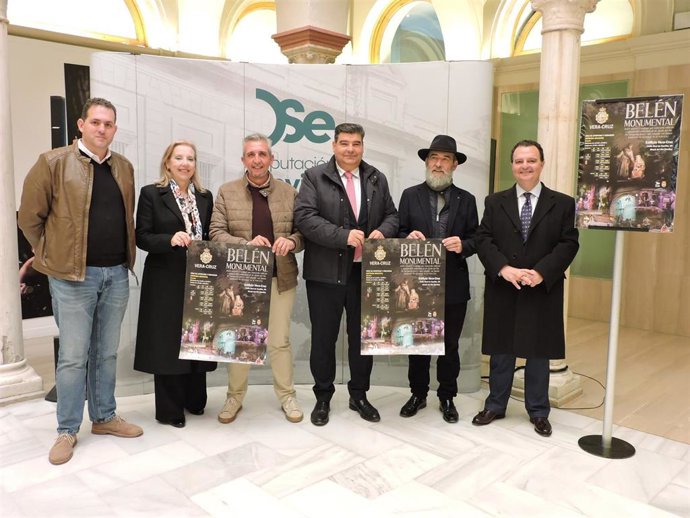 Presentación del Belén de la Hermandad de la Vera-Cruz de Alcalá del Río, en un acto en la Casa de la Provincia.