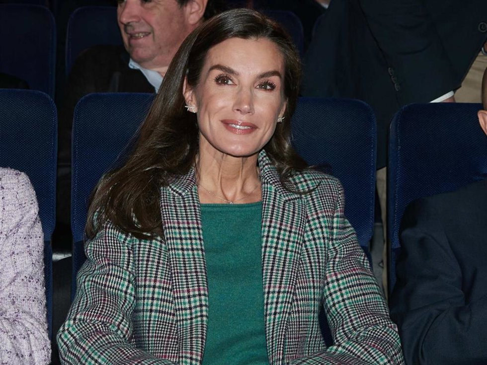 La Reina Letizia durante el homenaje al cineasta Alejandro Amenábar y a la proyección de su película Mar adentro, en el Cine Moncayo, en Tudela (Navarra)