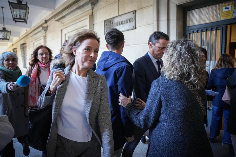 La actual gerente del Servicio Andaluz de Salud (SAS), Valle García, este martes a su salida de los Juzgados en Sevilla tras declarar como investigada en unas diligencias previas por la contratación de emergencia en la pospandemia de coronavirus.