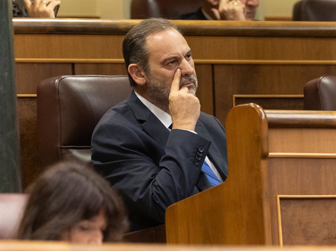 Archivo - Arquivo - Deputado José Luis Ábalos, durante sessão de controle ao Governo, no Congresso dos Deputados, 22 de outubro de 2025, em Madri (Espanha). O governo está mais uma vez enfrentando questões relacionadas à estabilidade econômica devido à