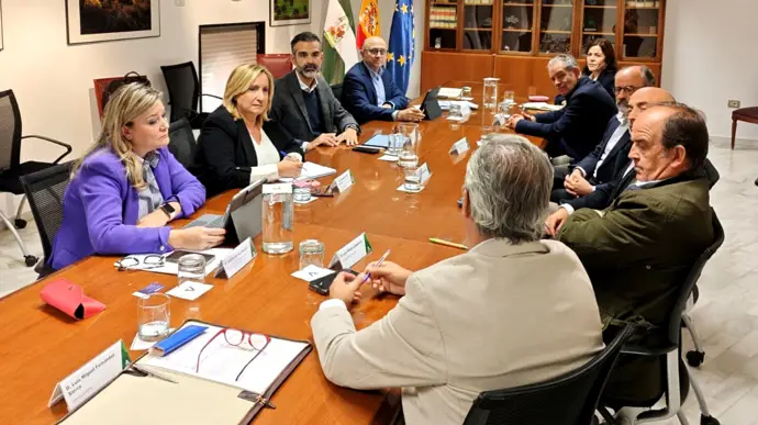 Consejero de Agricultura en reunión con Fepex