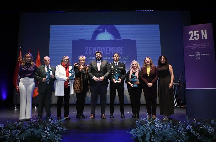Acto de entrega de las distinciones 25N de la Comunidad, con motivo del Día Internacional para la Eliminación de la Violencia contra la Mujer