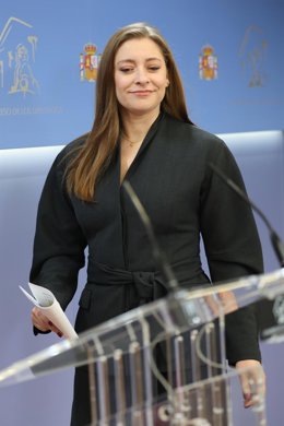 La portavoz del grupo parlamentario Popular, Ester Muñoz, durante una rueda de prensa en el Congreso de los Diputados, a 25 de noviembre de 2025, en Madrid (España).